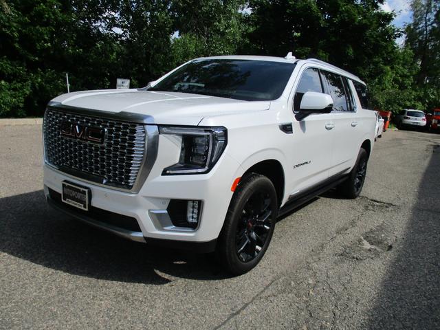Photo of 2022 White GMC Yukon XL