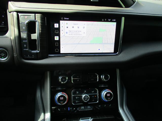 Photo of 2022 White GMC Yukon XL