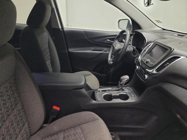 Photo of 2024 Summit White Chevrolet Equinox