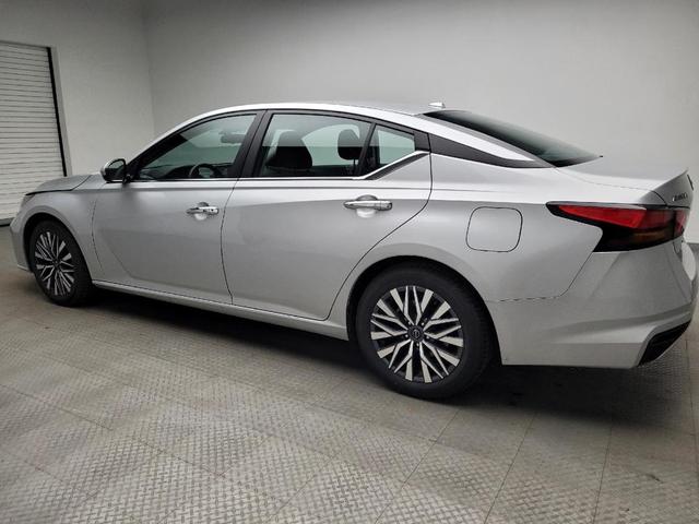 Photo of 2023 Brilliant Silver Metallic Nissan Altima
