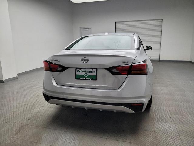 Photo of 2023 Brilliant Silver Metallic Nissan Altima