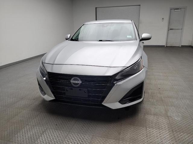 Photo of 2023 Brilliant Silver Metallic Nissan Altima