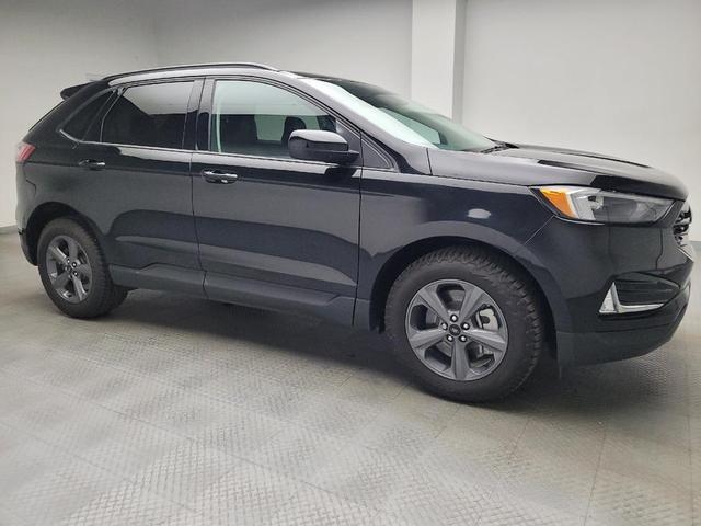 Photo of 2023 Agate Black Metallic Ford Edge