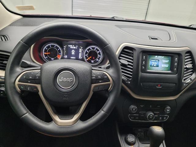 Photo of 2014 Deep Cherry Red Crystal Pearlcoat Jeep Cherokee