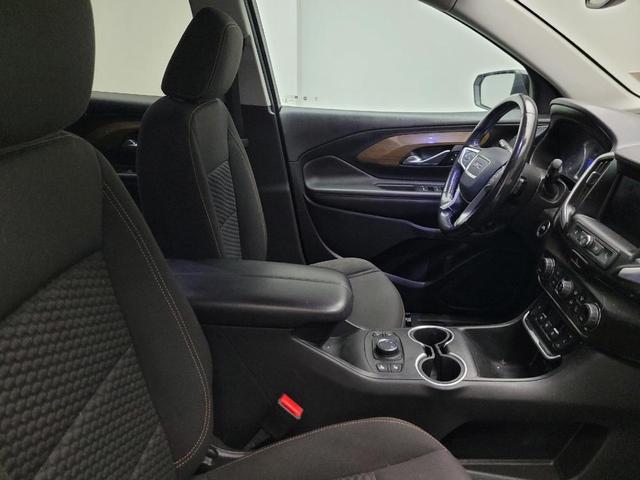 Photo of 2021 Summit White GMC Terrain