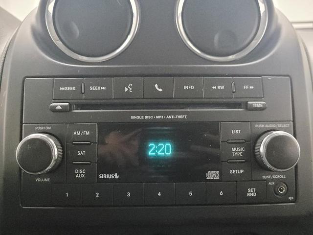 Photo of 2016 Bright White Clearcoat Jeep Patriot
