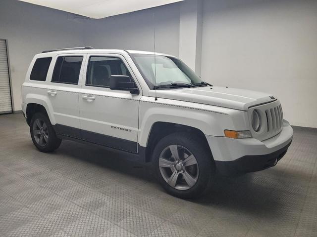 Photo of 2016 Bright White Clearcoat Jeep Patriot