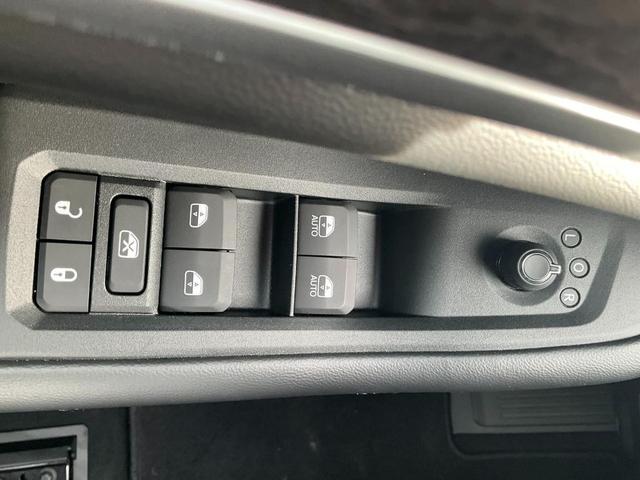 Photo of 2025 Diamond Black Crystal Pearlcoat Jeep Grand Cherokee L