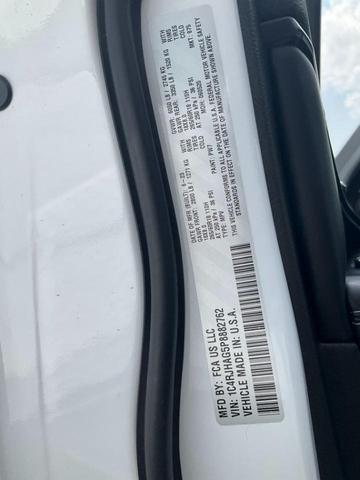 Photo of 2023 Bright White Clearcoat Jeep Grand Cherokee