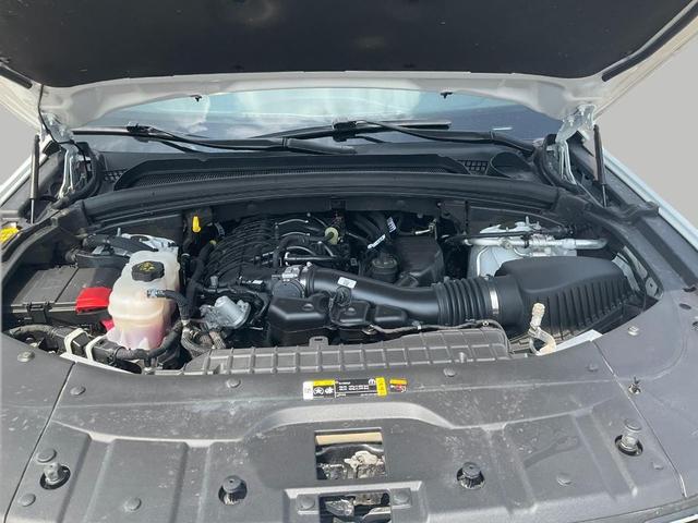 Photo of 2023 Bright White Clearcoat Jeep Grand Cherokee