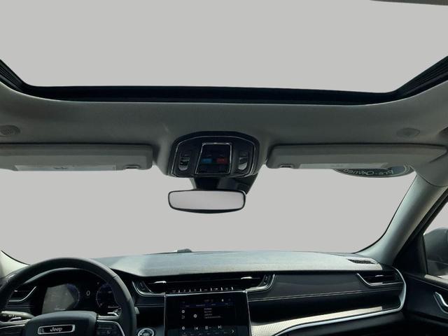 Photo of 2023 Bright White Clearcoat Jeep Grand Cherokee