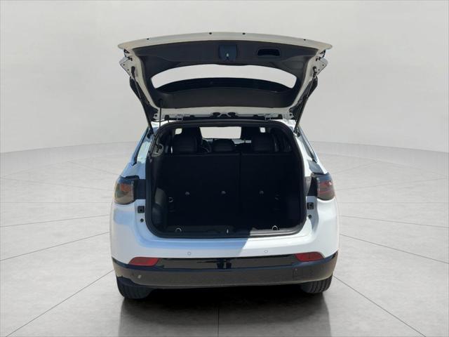 Photo of 2025 Bright White Clearcoat Jeep Compass