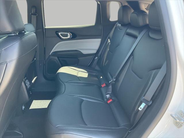 Photo of 2025 Bright White Clearcoat Jeep Compass