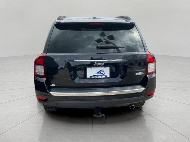 Photo of 2017 Black Clearcoat Jeep Compass