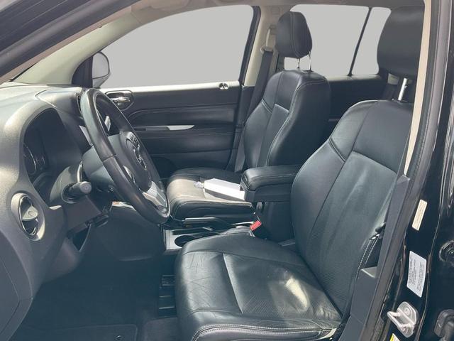 Photo of 2017 Black Clearcoat Jeep Compass