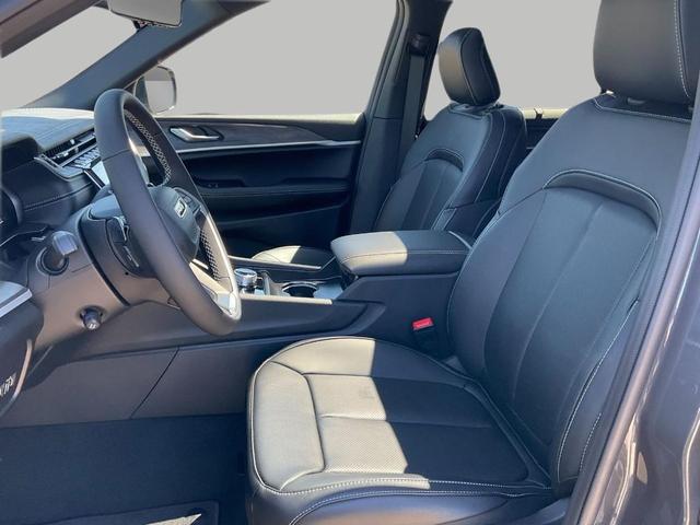 Photo of 2025 Baltic Gray Metallic Clearcoat Jeep Grand Cherokee L