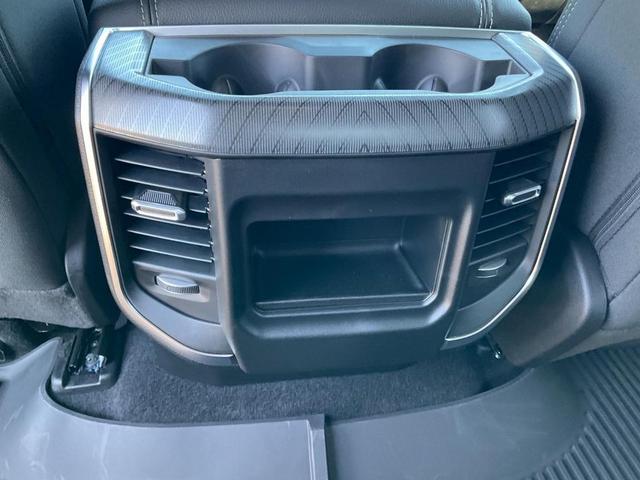 Photo of 2025 Granite Crystal Metallic Clearcoat RAM 1500