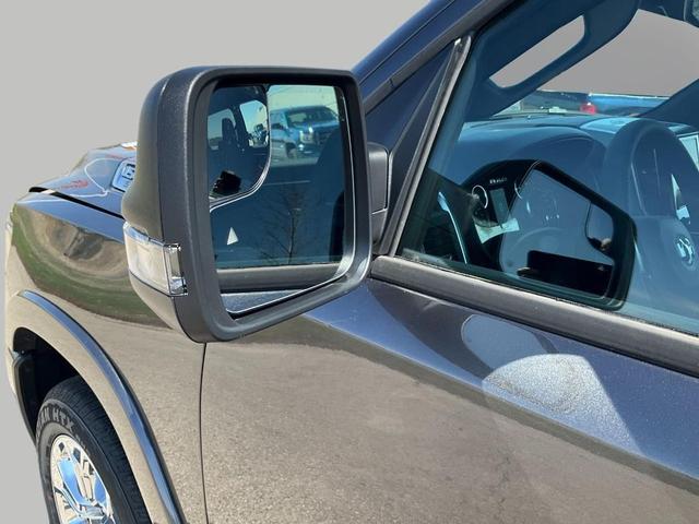 Photo of 2025 Granite Crystal Metallic Clearcoat RAM 1500