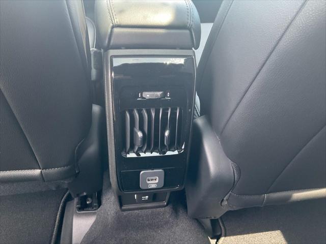 Photo of 2025 Silver Zynith Metallic Clearcoat Jeep Compass