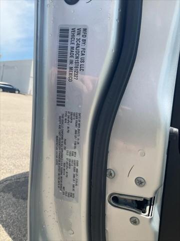 Photo of 2025 Silver Zynith Metallic Clearcoat Jeep Compass