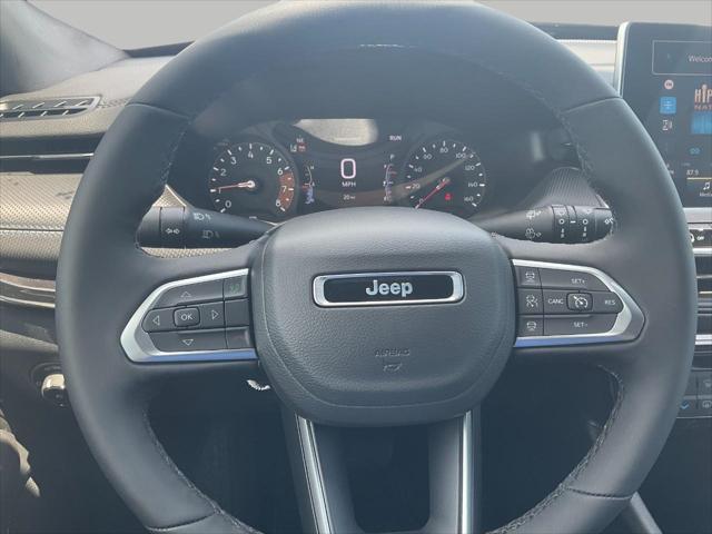 Photo of 2025 Silver Zynith Metallic Clearcoat Jeep Compass