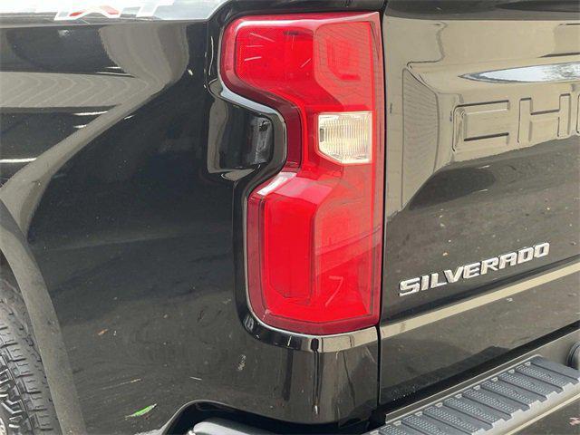 Photo of 2020 Black Chevrolet Silverado 1500
