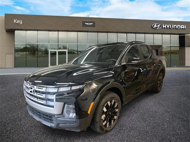 Photo of 2025 Phantom Black Hyundai SANTA CRUZ