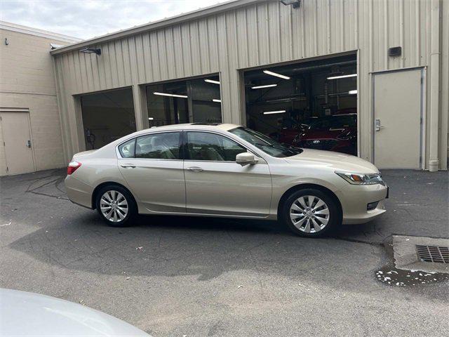 Photo of 2014 Gold Honda Accord