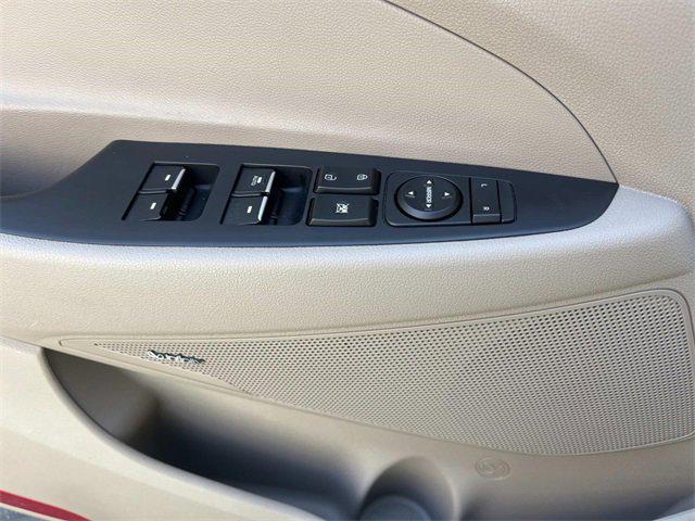 Photo of 2020 Cream White Hyundai TUCSON