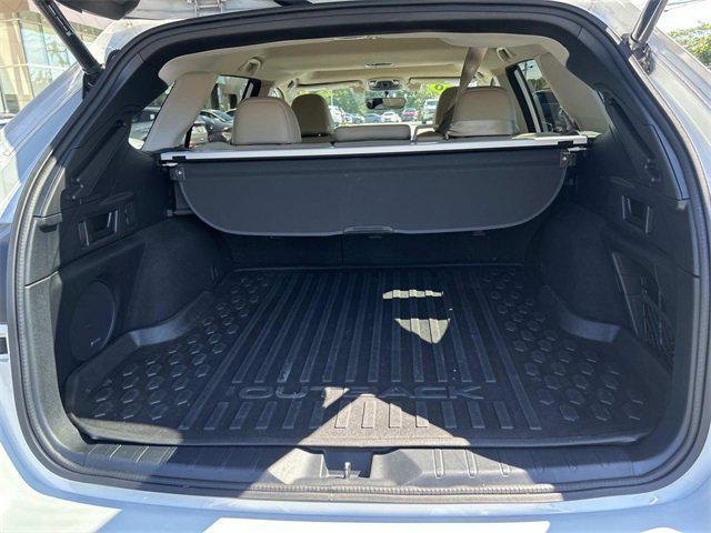 Photo of 2020 Crystal White Pearl Subaru Outback