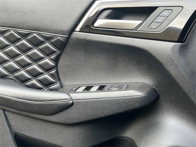 Photo of 2022 Black Mitsubishi Outlander
