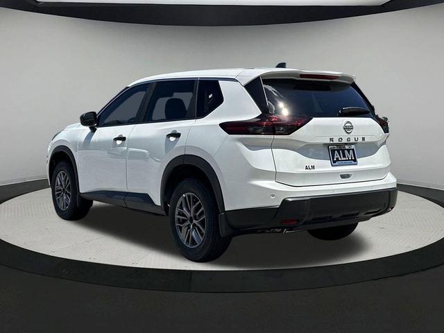 Photo of 2025 Everest White Pearl Nissan Rogue
