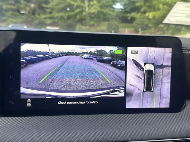 Photo of 2025 Aspen White Tricoat Nissan Kicks