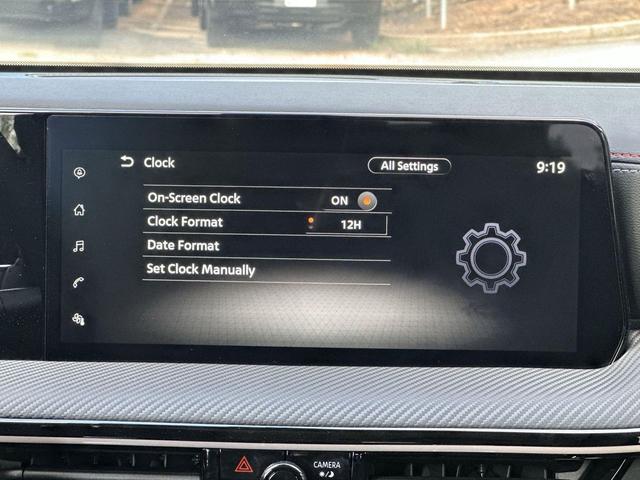 Photo of 2025 Aspen White Tricoat Nissan Kicks
