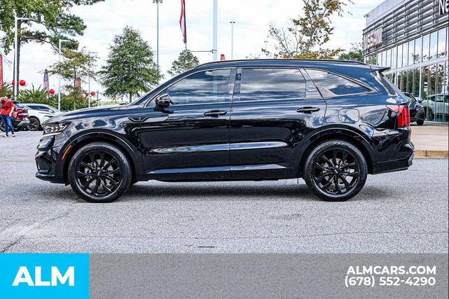Photo of 2021 Ebony Black Kia Sorento