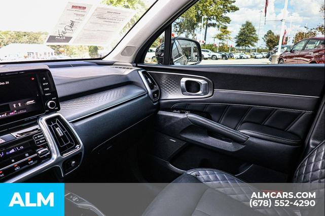 Photo of 2021 Ebony Black Kia Sorento