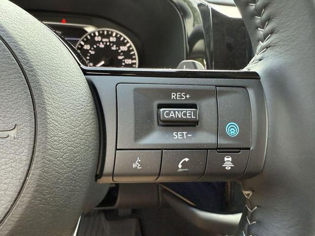 Photo of 2025 Brilliant Silver Metallic Nissan Pathfinder