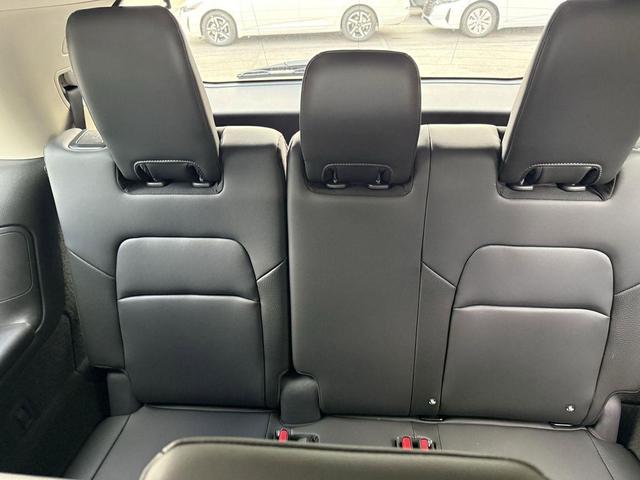 Photo of 2025 Brilliant Silver Metallic Nissan Pathfinder