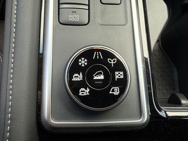 Photo of 2025 Brilliant Silver Metallic Nissan Pathfinder