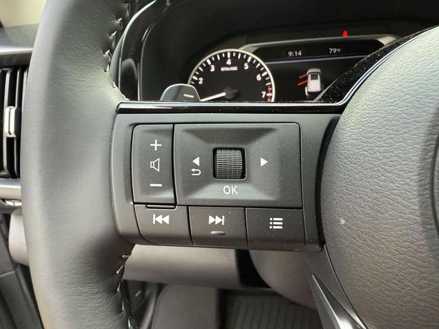 Photo of 2025 Brilliant Silver Metallic Nissan Pathfinder