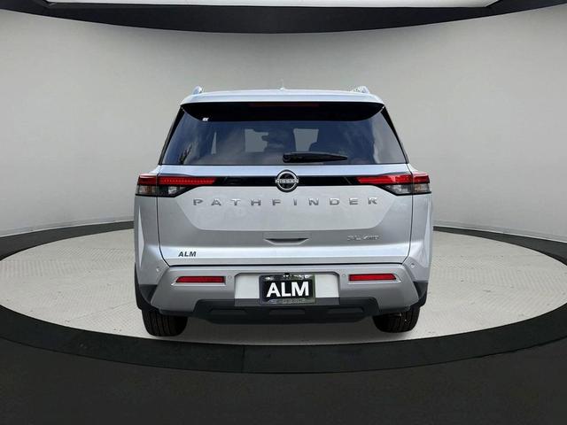 Photo of 2025 Brilliant Silver Metallic Nissan Pathfinder