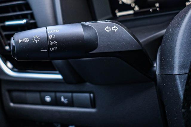 Photo of 2025 Everest White Pearl Nissan Rogue