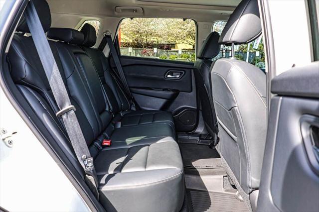 Photo of 2025 Everest White Pearl Nissan Rogue