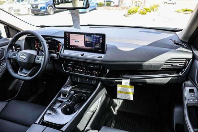 Photo of 2025 Everest White Pearl Nissan Rogue