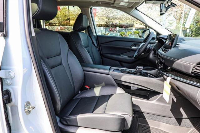 Photo of 2025 Everest White Pearl Nissan Rogue