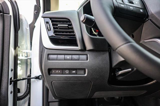 Photo of 2025 Everest White Pearl Nissan Rogue