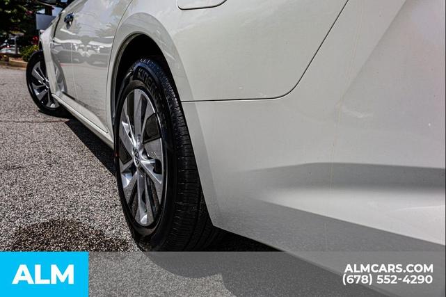 Photo of 2025 Glacier White Nissan Altima