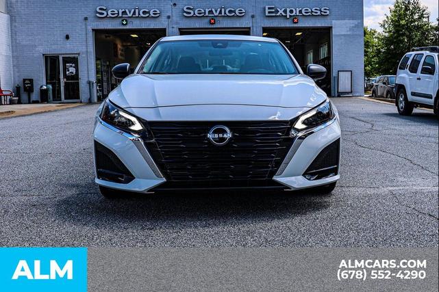 Photo of 2025 Glacier White Nissan Altima