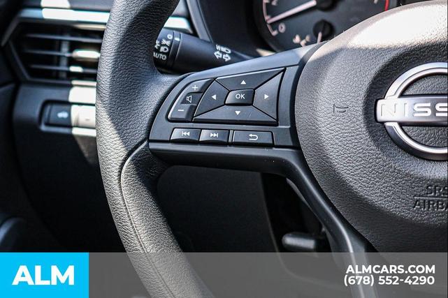 Photo of 2025 Glacier White Nissan Altima