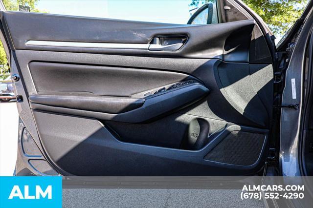 Photo of 2022 Gun Metallic Nissan Altima